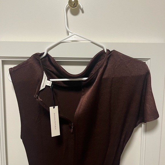 Banana Republic ASYMMETRICAL HAMMERED SATIN DRAPED MAXI DRESS - Picture 6 of 7